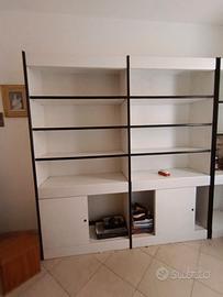 Scaffali in legno libreria 