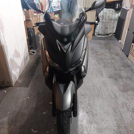 Yamaha XMax 400