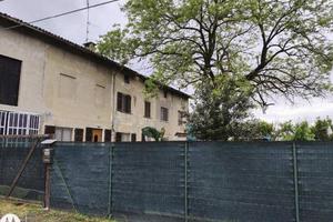 Immobile in asta di 201 m² con 4 locali a Sale