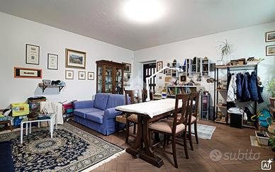 CASA INDIPENDENTE A CAVA MANARA