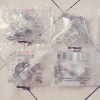 Collare in acciaio ad aggancio automatico per tubi