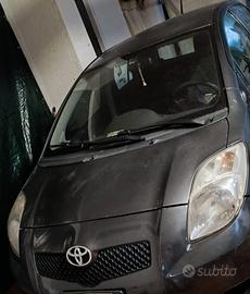 Toyota yaris 1.0 cc 
