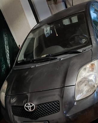 Toyota yaris 1.0 cc 