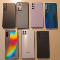 Telefoni da esposizione, ottimi per copiare