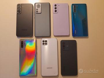 Telefoni da esposizione, ottimi per copiare