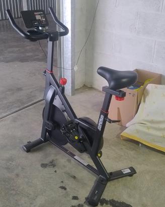 Cyclette per allenamento in casa