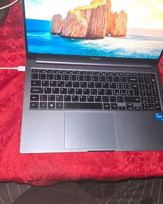 Samsung PC futuro laptop a prezzo conveniente