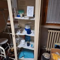 Vetrinetta medico vintage anni ’40-’50 metallo