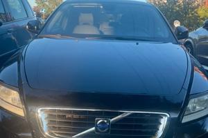 AUTO VOLVO v50