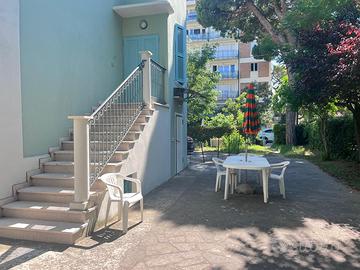 Appartamento con giardino,2 bagni,2 posti auto