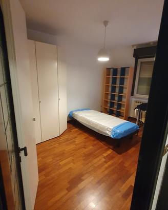 Camera singola in zona Pettino a 800 m da ospedale