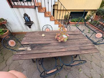 Tavalo da giardino con sei sedie  in ferro battuto