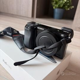 Sony A6000 Solo Corpo Wi-Fi - Pari al nuovo