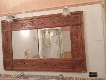 SPECCHIO CON CORNICE IN LEGNO