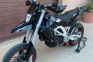 Aprilia Sxv-550