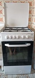 Cucina a gas 4 fuochi forno elettrico