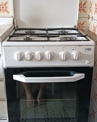 Cucina a gas 4 fuochi forno elettrico
