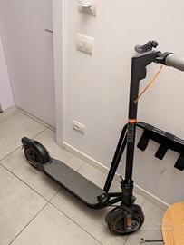 monopattino  Ninebot 