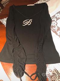 Maglia Blumarine nera con logo di brillantini