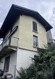 Immobile in asta di 256 m² con 3 locali a Luino