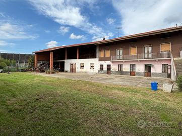 CASA SEMINDIPENDENTE A MONTANARO