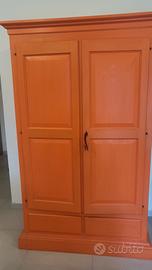 Armadio stile shabby chic.
