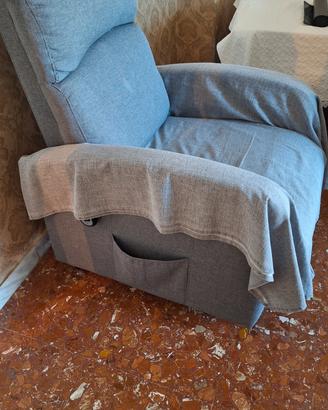 poltrona per anziani  disabili con funzione alzart