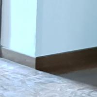 Battiscopa legno marrone