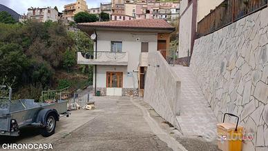 Ali',villa indipendente con ampio terreno, ottime