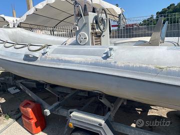 Gommone 440 con motore Mercury 40/60 e carrello st