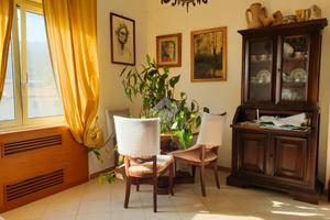 5 LOCALI A SAPRI