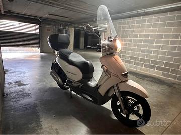 Aprilia Scarabeo 300 - 2010