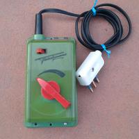 Alimentatore-Regolatore per Trenini elettrici.