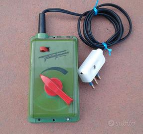 Alimentatore-Regolatore per Trenini elettrici.
