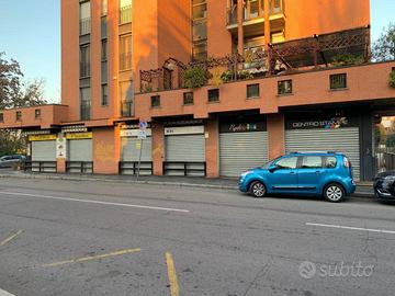 Immobile di 150 m² con 2 locali a Milano