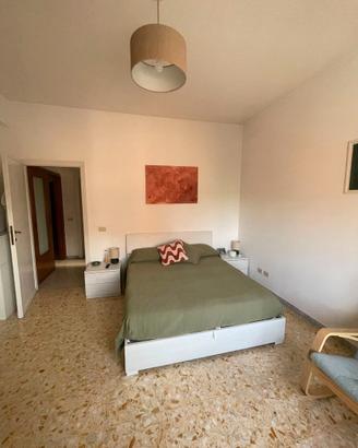 Letto contenitore e comodini