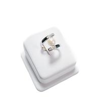 Anello in oro con perla e diamanti