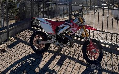 Moto HM 50 derapage RR
