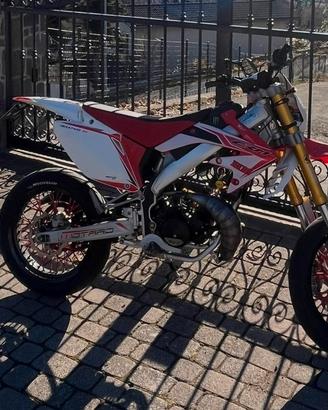 Moto HM 50 derapage RR