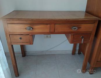 Scrivania vintage usata