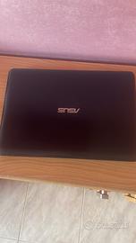 Computer Pc Asus con caricatore