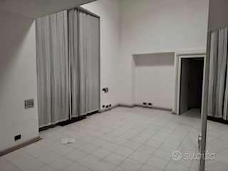 TRENTO (TN) CENTRO UFFICIO AL PIANO TERRA