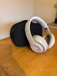 Beats studio pro beige