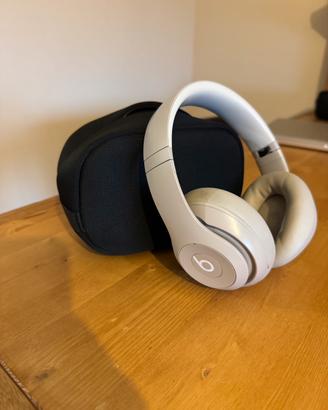 Beats studio pro beige