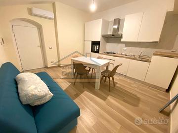 Bilocale arredato pressi gloria