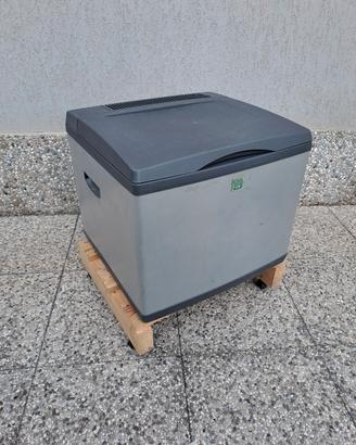 FRIGO 220V AC marca WAECO