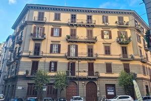 Ad. Piazza Nicola Amore - ampio app.to