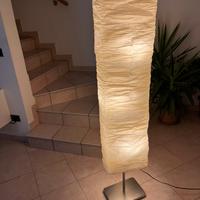 Lampada con piantana da salotto