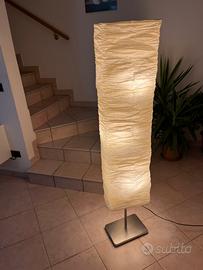 Lampada con piantana da salotto