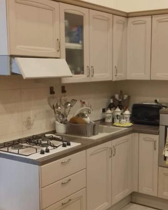 divano e cucina come nuove